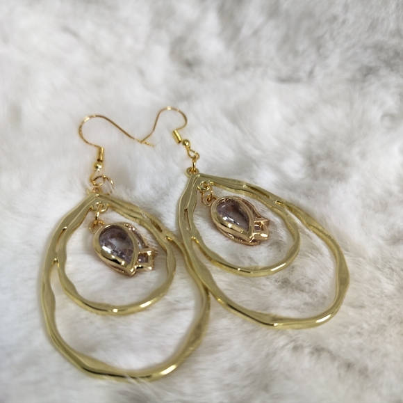 Hand Crafted Jewelry - Gold Water Drop With. Clear Zirconia Tulip shape Pendant